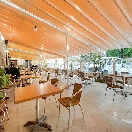 Restaurante La Pinta بيت ضيافة