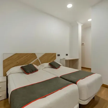 Restaurante La Pinta 게스트하우스 암푸에로