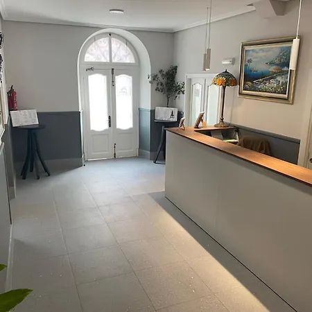 Restaurante La Pinta 게스트하우스 3*