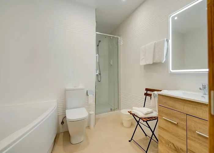 Restaurante La Pinta בית הארחה 3*