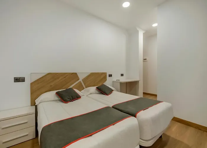 Restaurante La Pinta בית הארחה אמפוארו