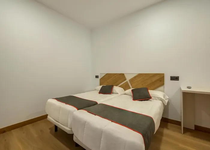 Restaurante La Pinta 3* אמפוארו