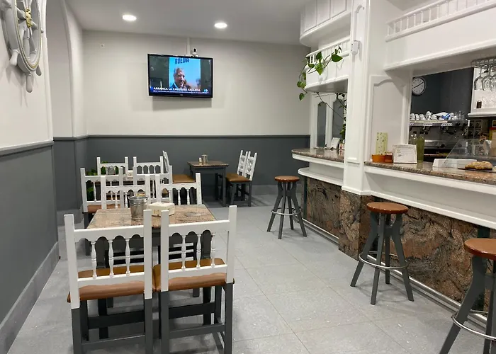 Restaurante La Pinta 3* אמפוארו