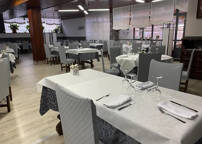 Restaurante La Pinta Gæstehus Ampuero