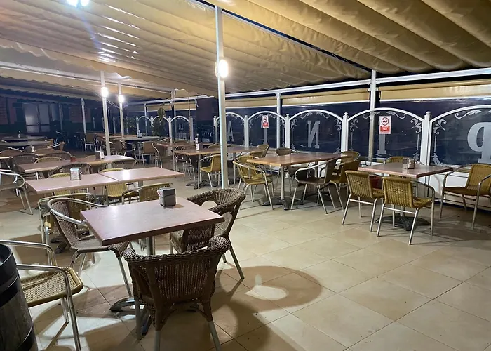 Restaurante La Pinta בית הארחה 3*
